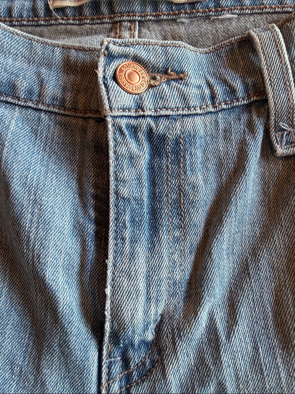 RARE Levi’s 515 shorts frayed cut offs colorful back pockets trim womens size 12 - Picture 7 of 12